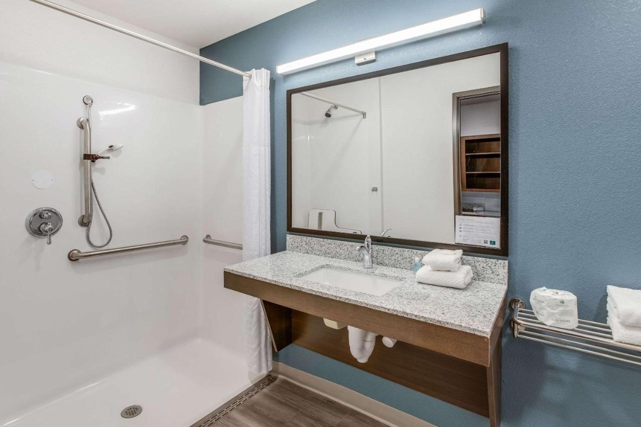 Woodspring Suites Detroit Farmington Hills Ngoại thất bức ảnh